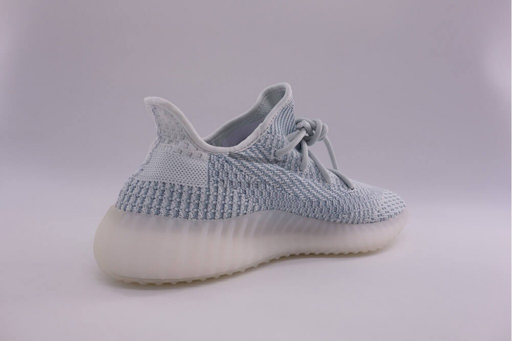 yeezy boost 350 v2 cloud white (non reflective)