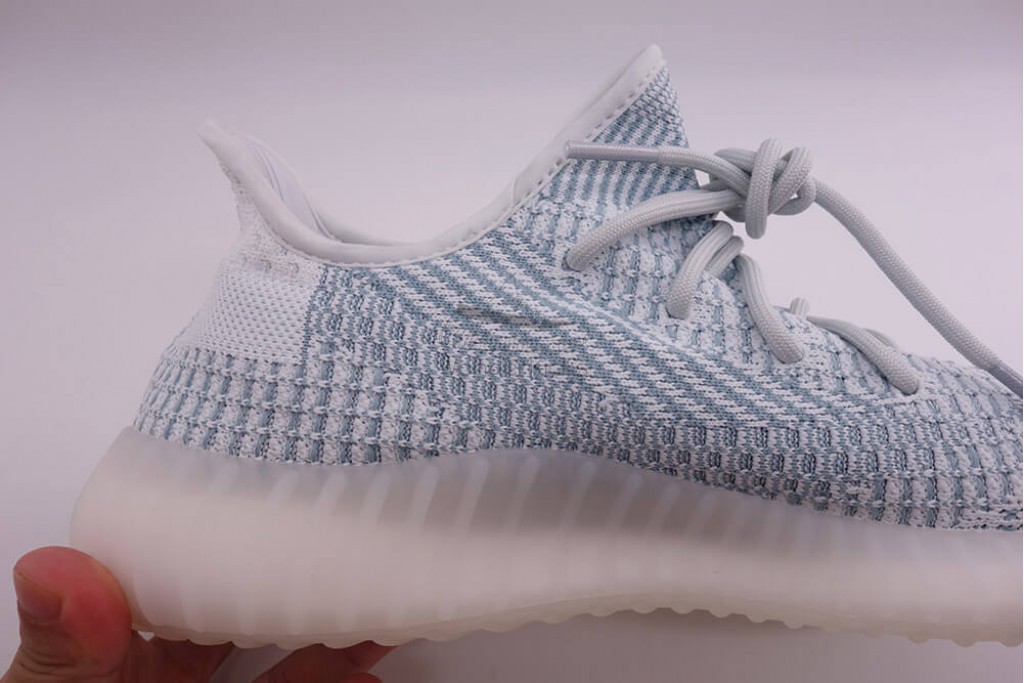 yeezy boost 350 v2 cloud white (non reflective)