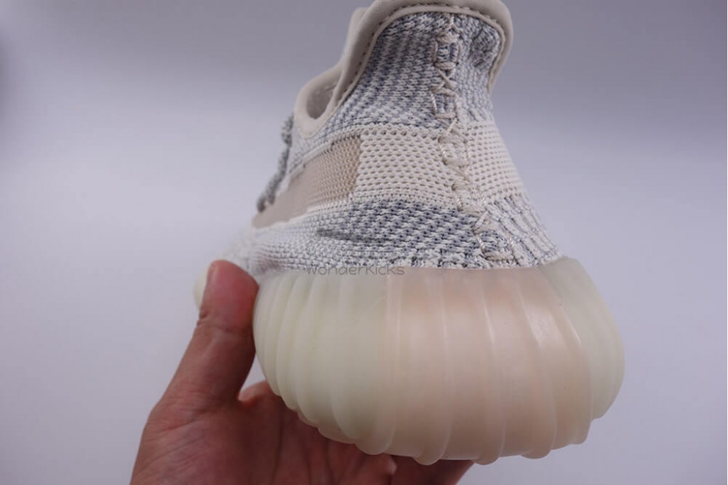 yeezy boost 350 v2 lundmark (non reflective)