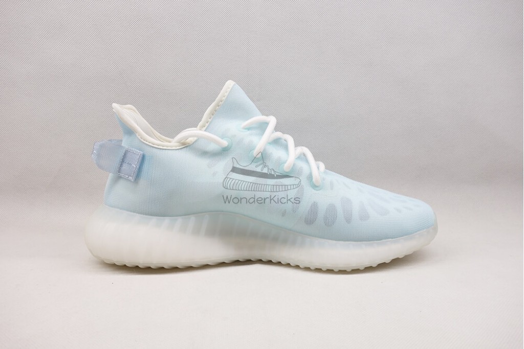 yeezy boost 350 v2 mono ice