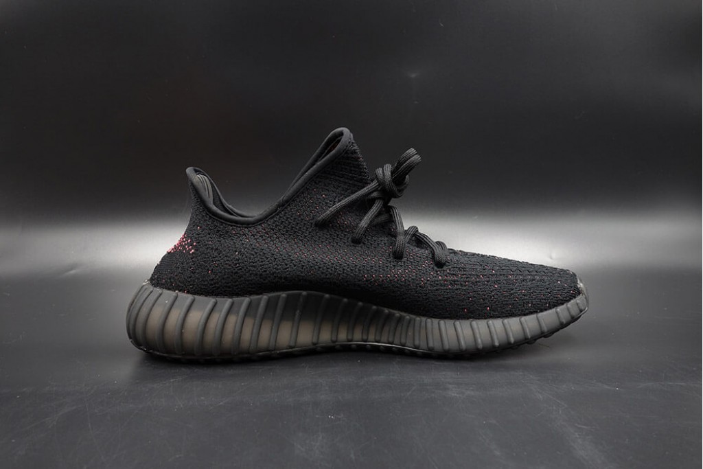 yeezy boost 350 v2 core black red