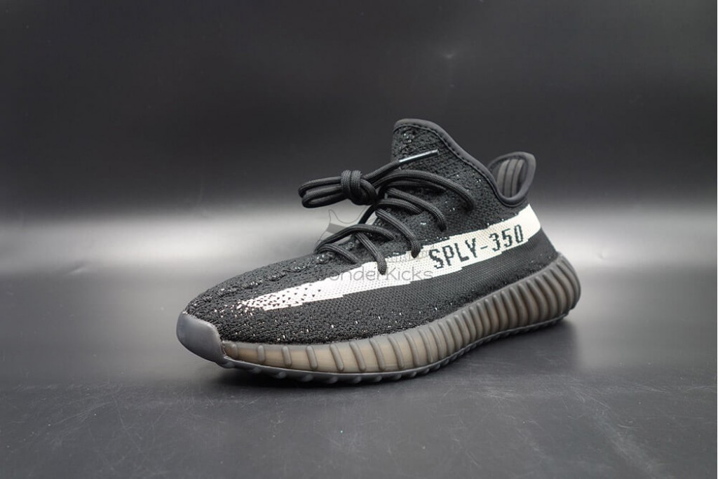 yeezy boost 350 v2 core black white (oreo)