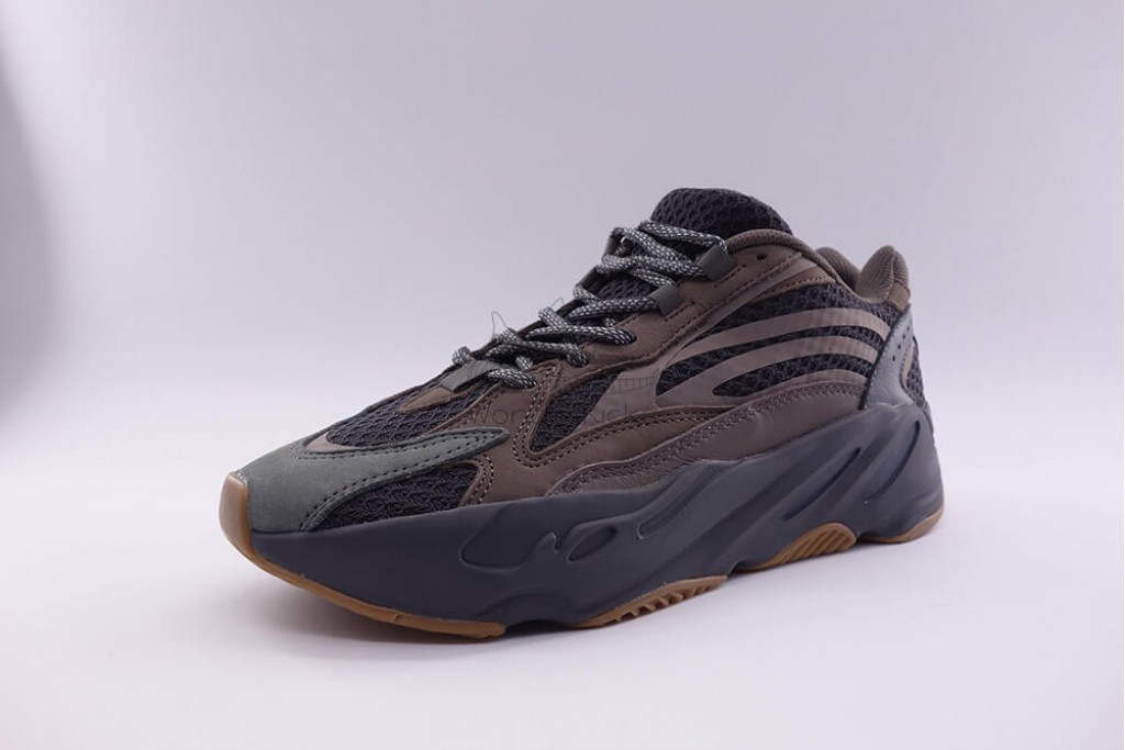 yeezy boost 700 v2 geode