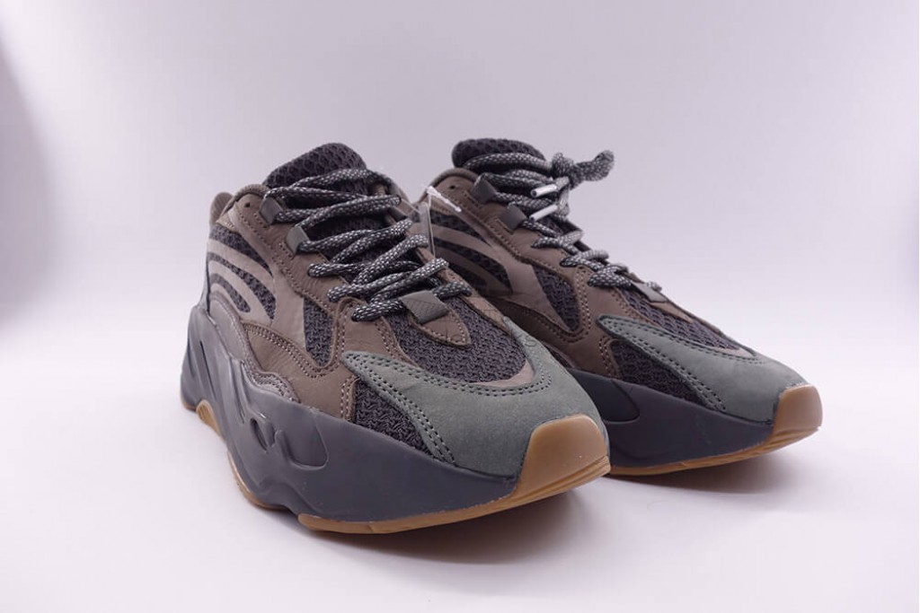 yeezy boost 700 v2 geode