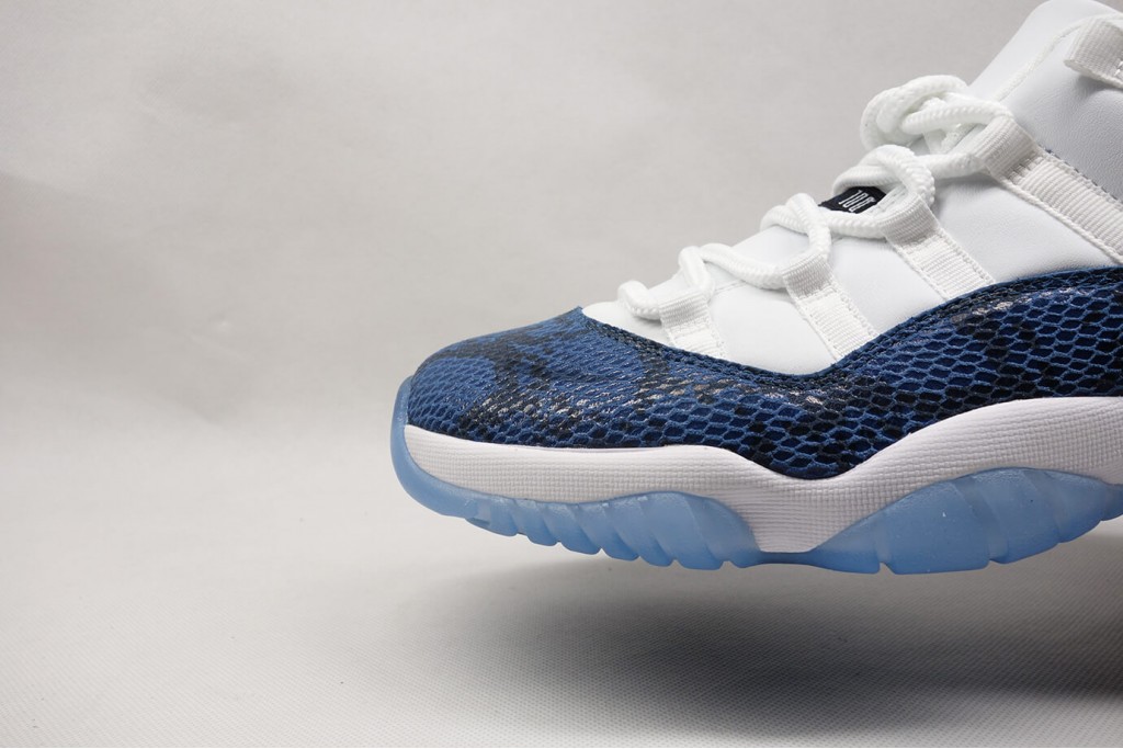 air jordan 11 retro low snake navy (2019)