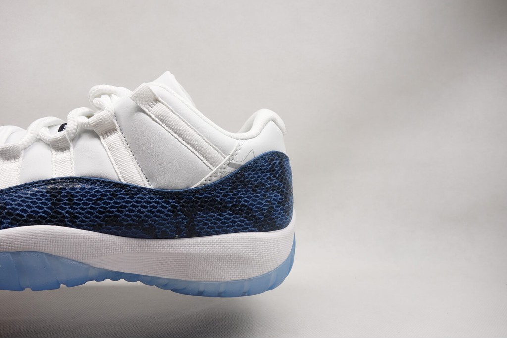 air jordan 11 retro low snake navy (2019)