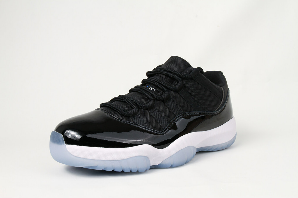 air jordan 11 retro low space jam