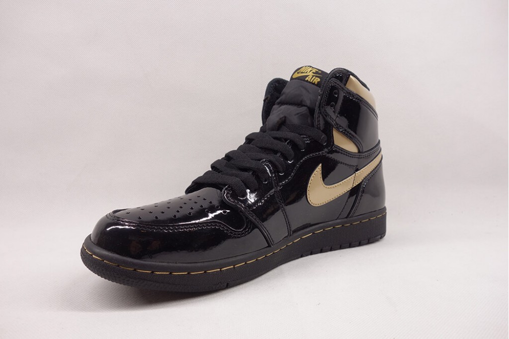 air jordan 1 retro high black metallic gold (2020)