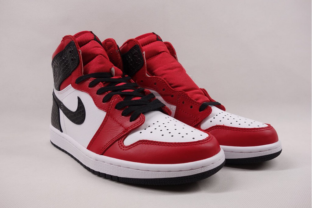 air jordan 1 retro high satin snake chicago