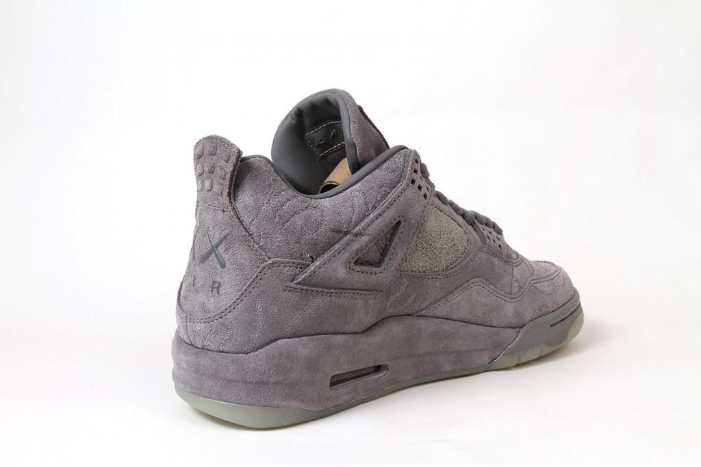 air jordan 4 retro kaws