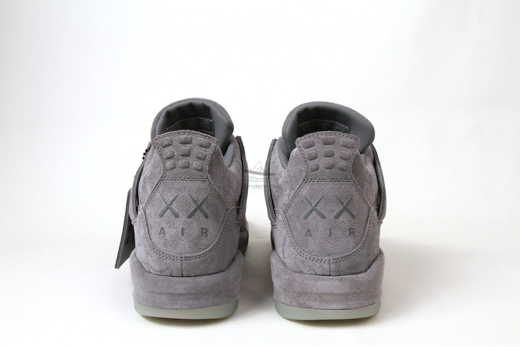 air jordan 4 retro kaws