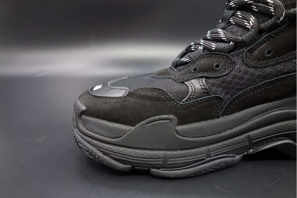 bc triple s trainer all black