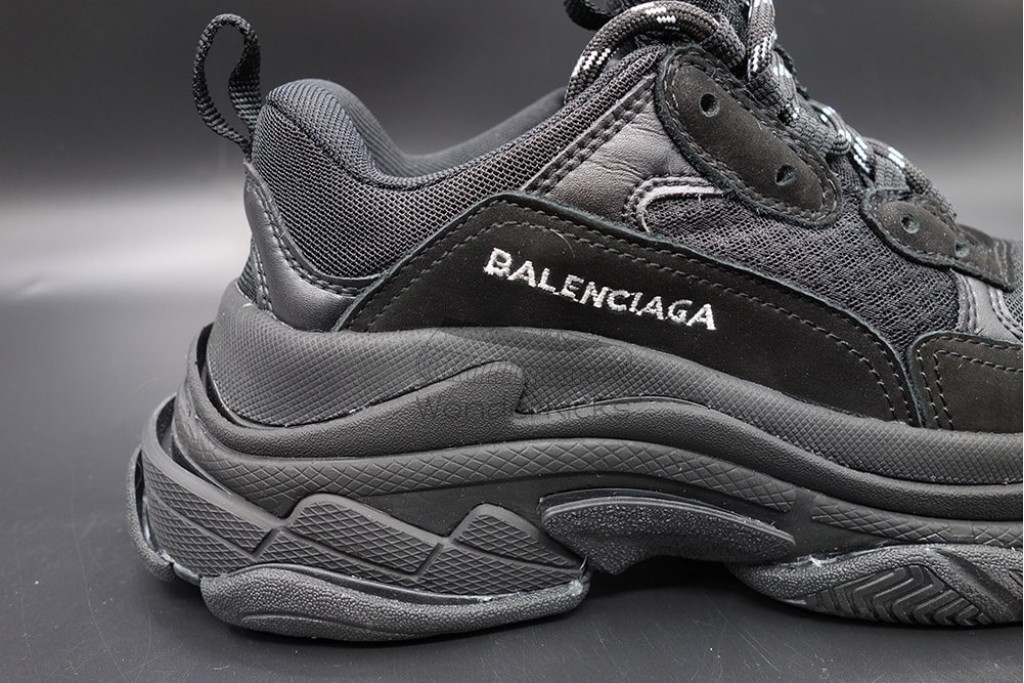 bc triple s trainer all black