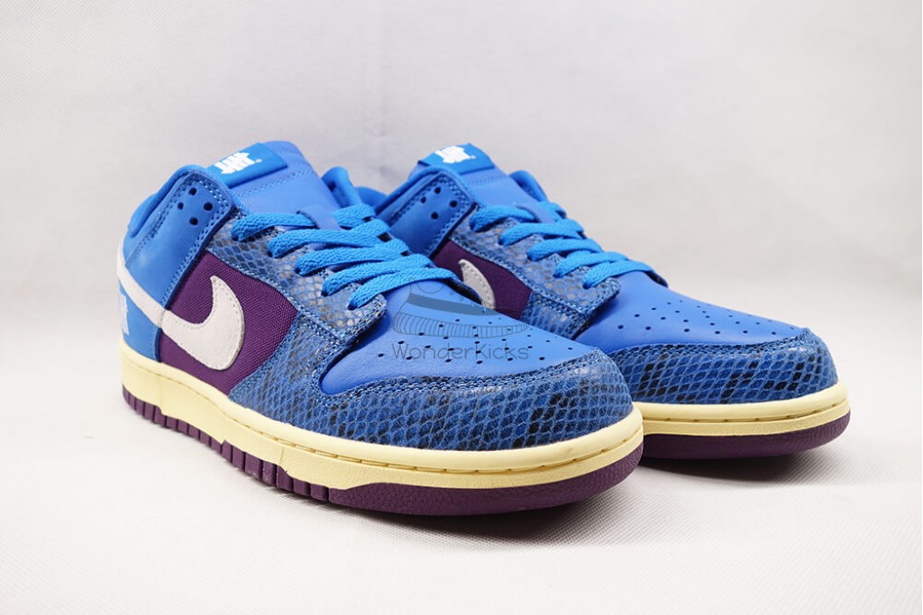 dunk low undefeated 5 on it