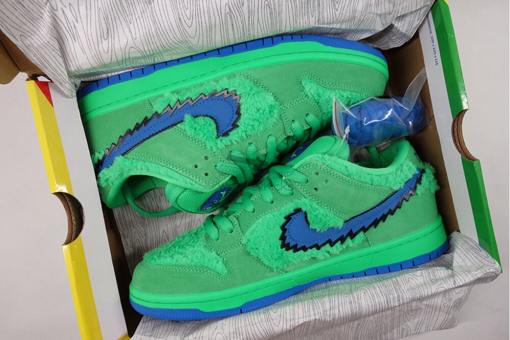 sb dunk low grateful dead bears green