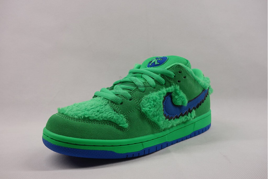 sb dunk low grateful dead bears green