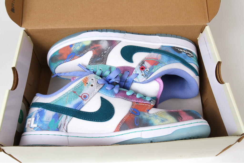 sb dunk low futura laboratories bleached aqua