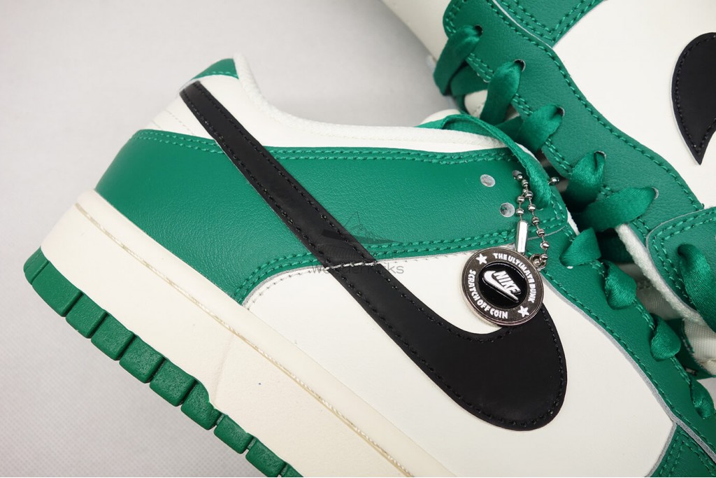 dunk low se lottery pack malachite green