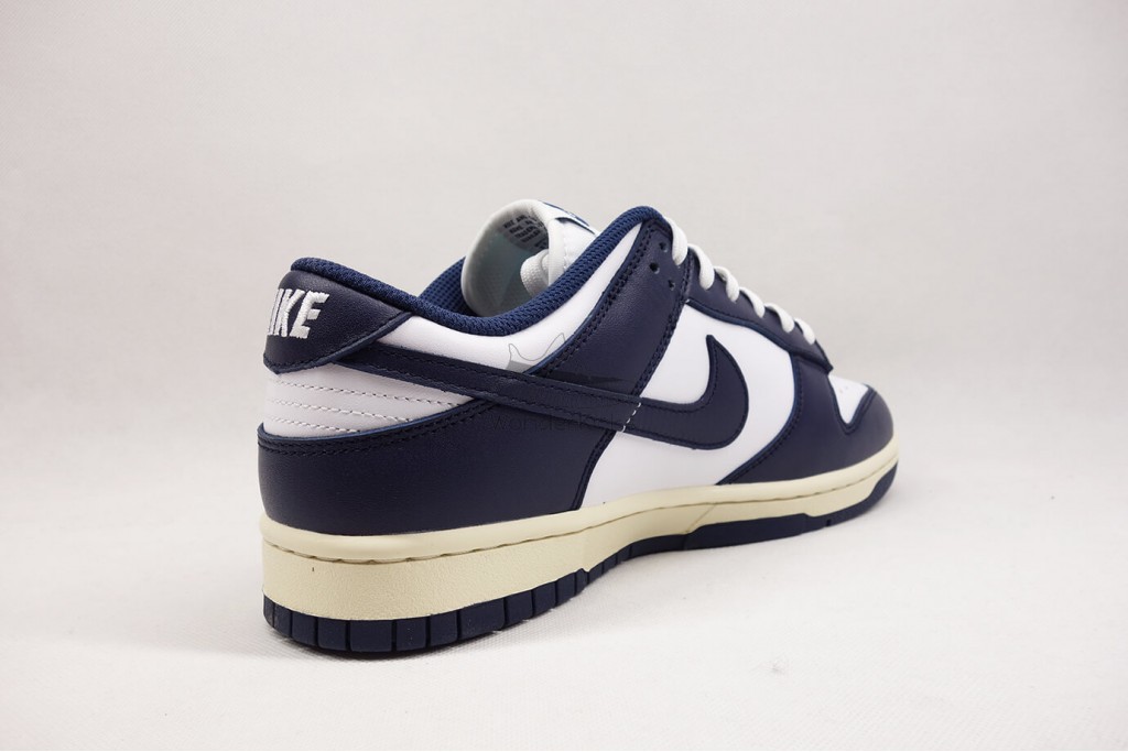 dunk low vintage navy