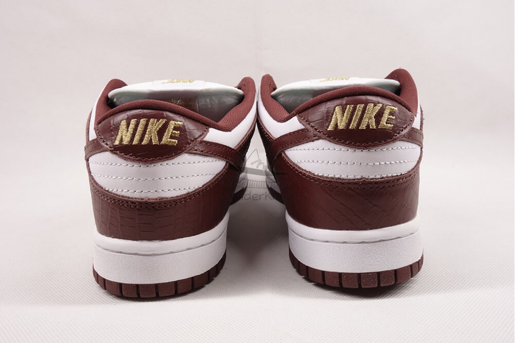 sb dunk low Sup*e stars barkroot brown