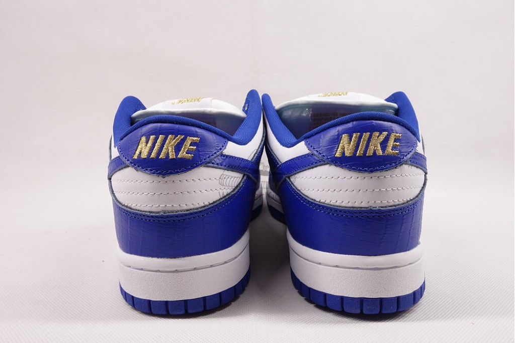 sb dunk low Sup*e stars hyper royal