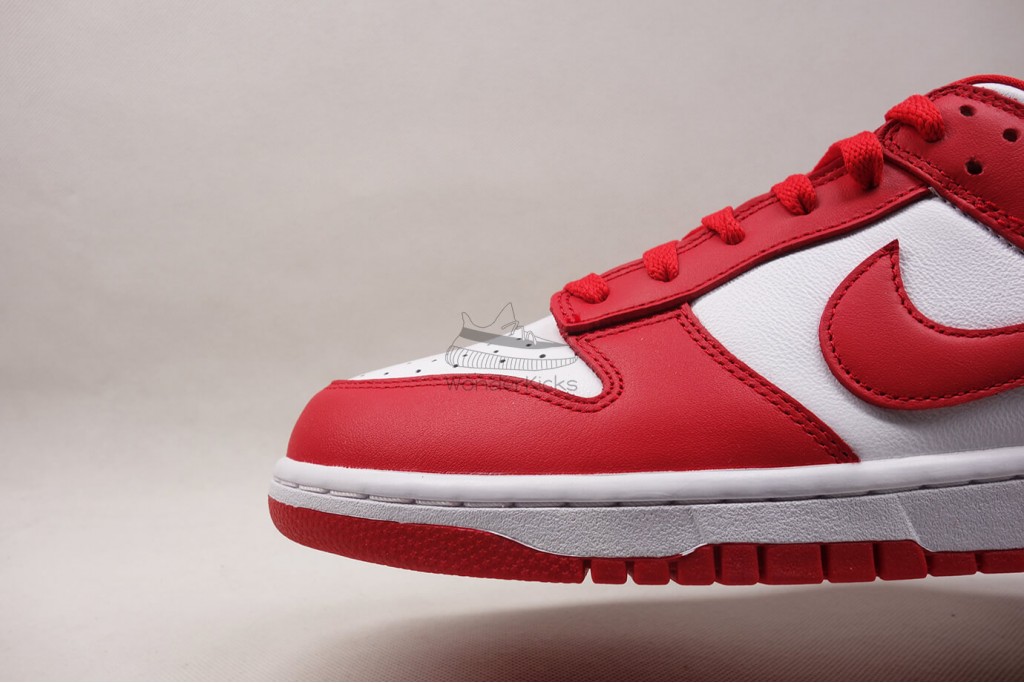 dunk low university red (2020)