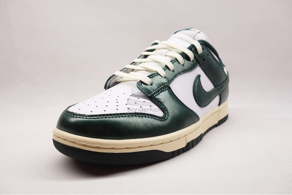 dunk low vintage green