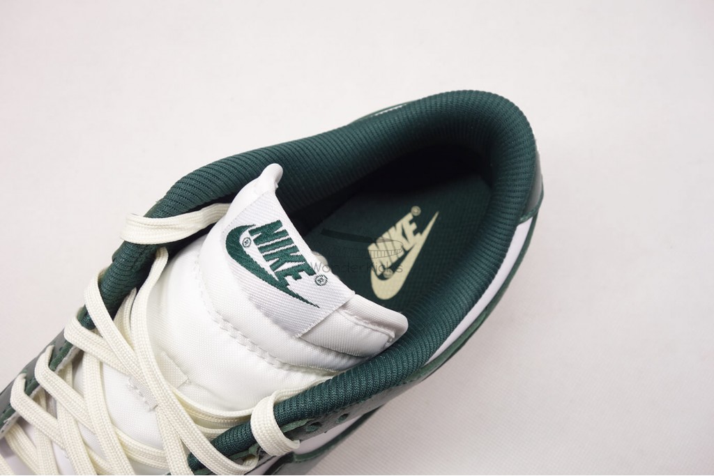 dunk low vintage green