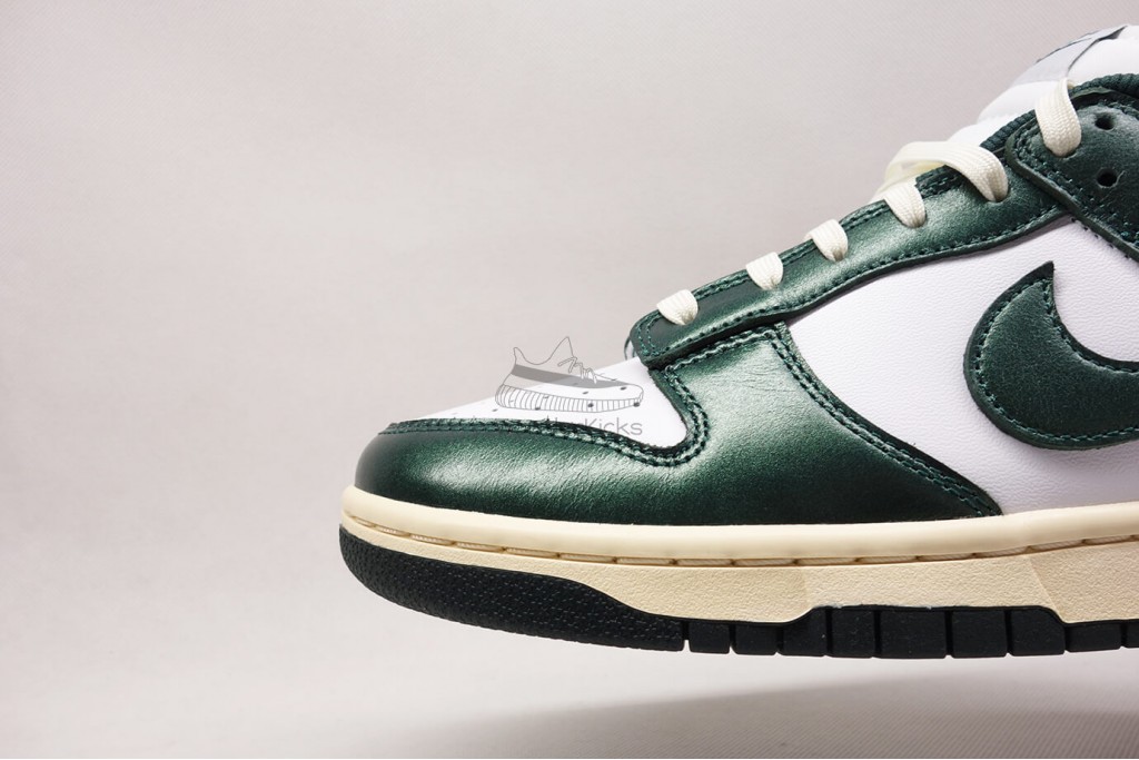 dunk low vintage green