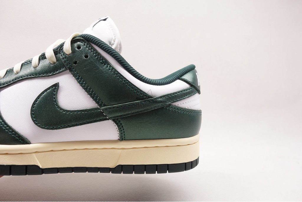 dunk low vintage green