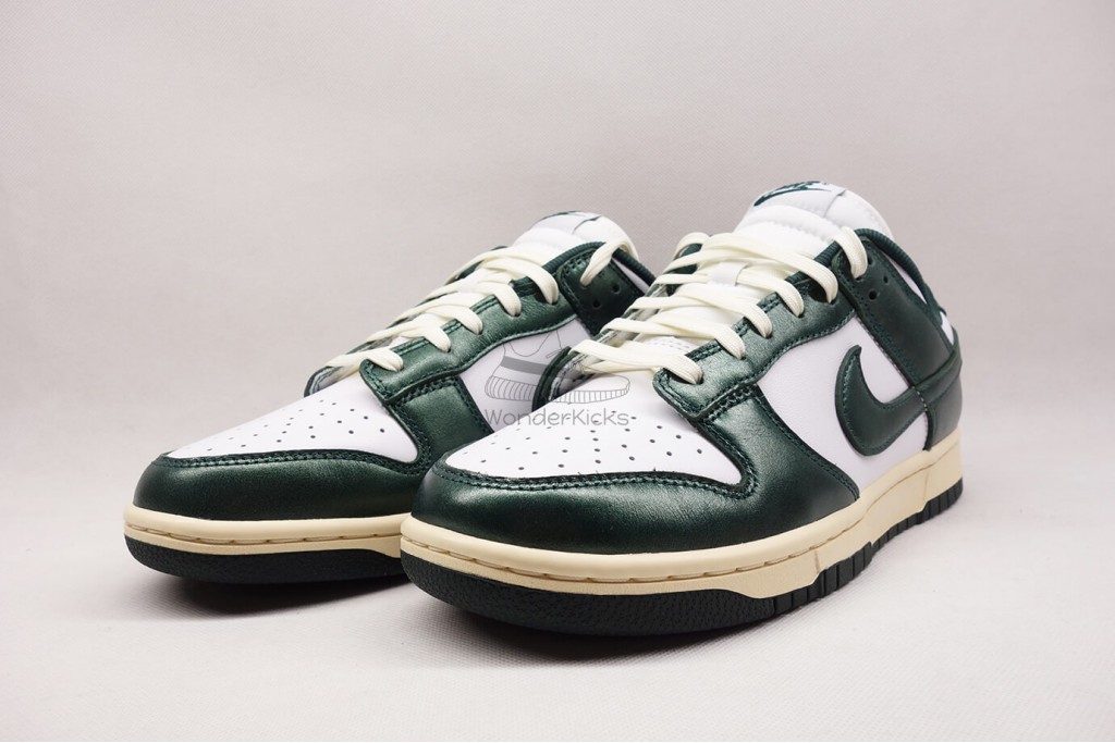 dunk low vintage green