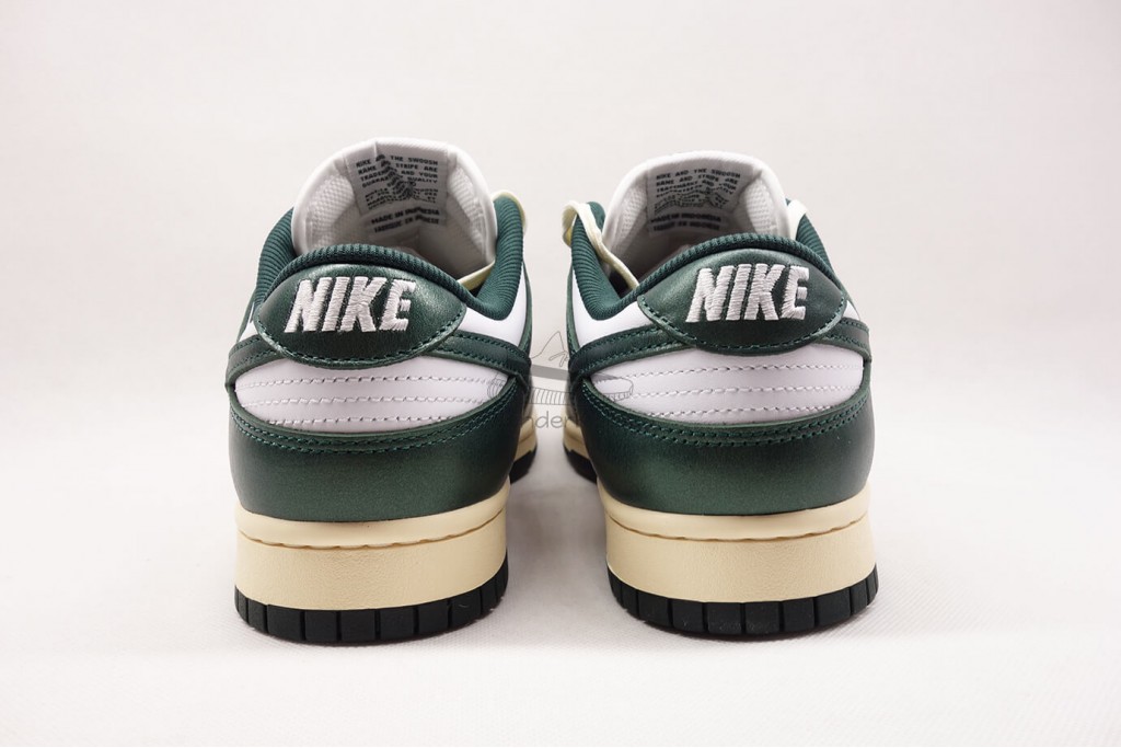 dunk low vintage green