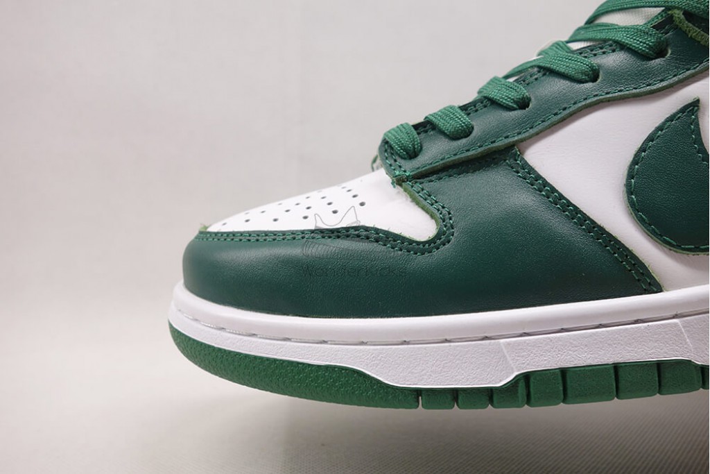 dunk low michigan state