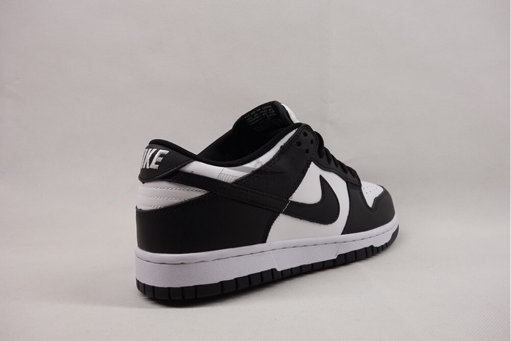 dunk low retro white black panda