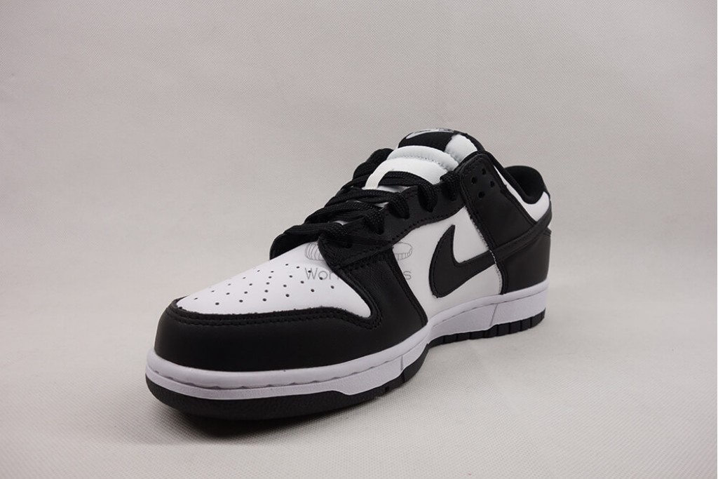 dunk low retro white black panda