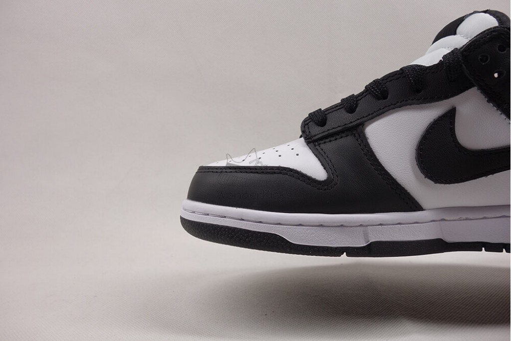 dunk low retro white black panda