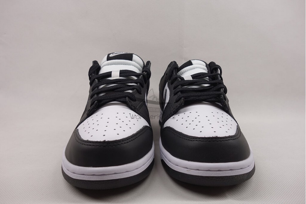 dunk low retro white black panda