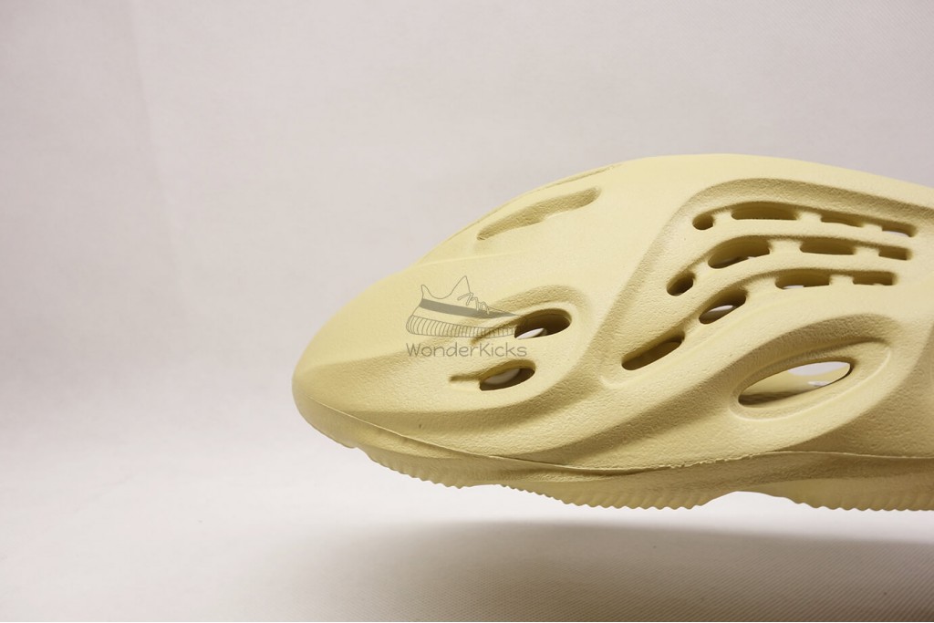 yeezy foam rnr sulfur