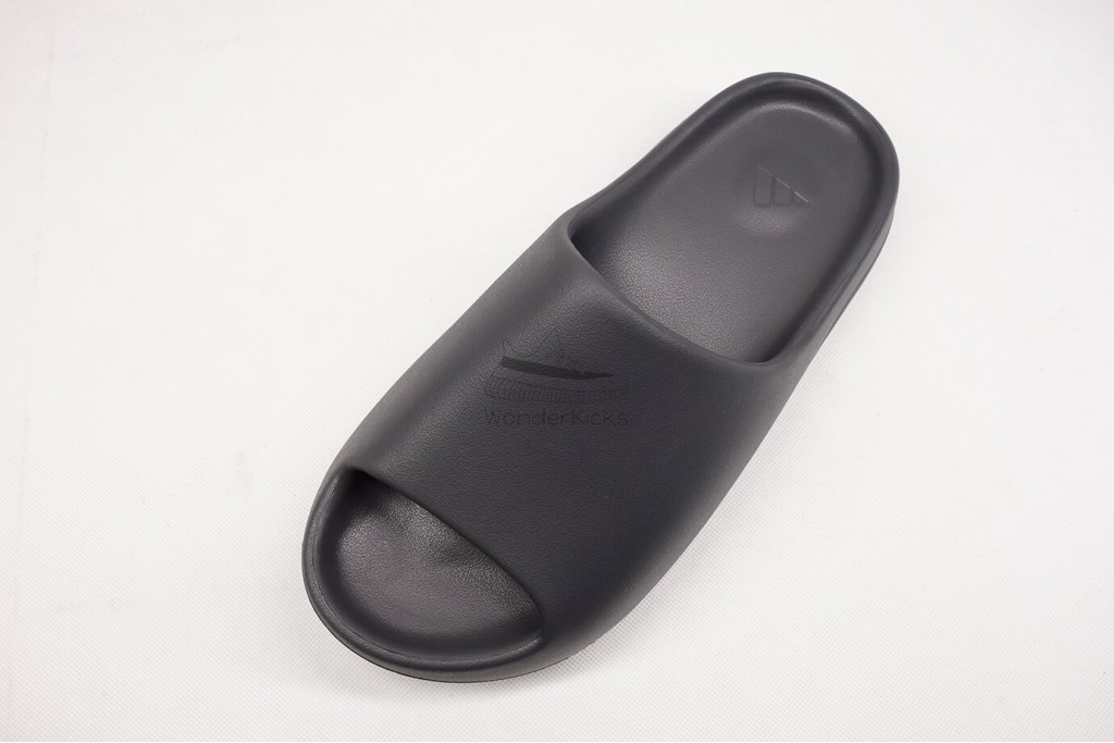 yeezy slide onyx